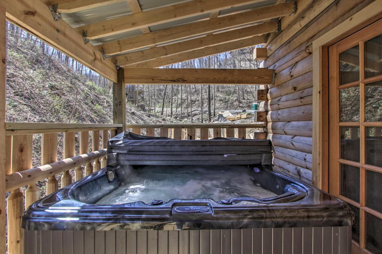 The Phoenix Cabin With Hot Tub In Gatlinburg! المظهر الخارجي الصورة