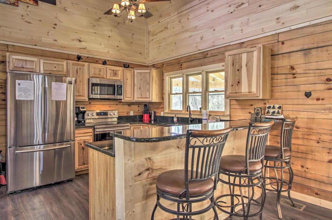 The Phoenix Cabin With Hot Tub In Gatlinburg! المظهر الخارجي الصورة