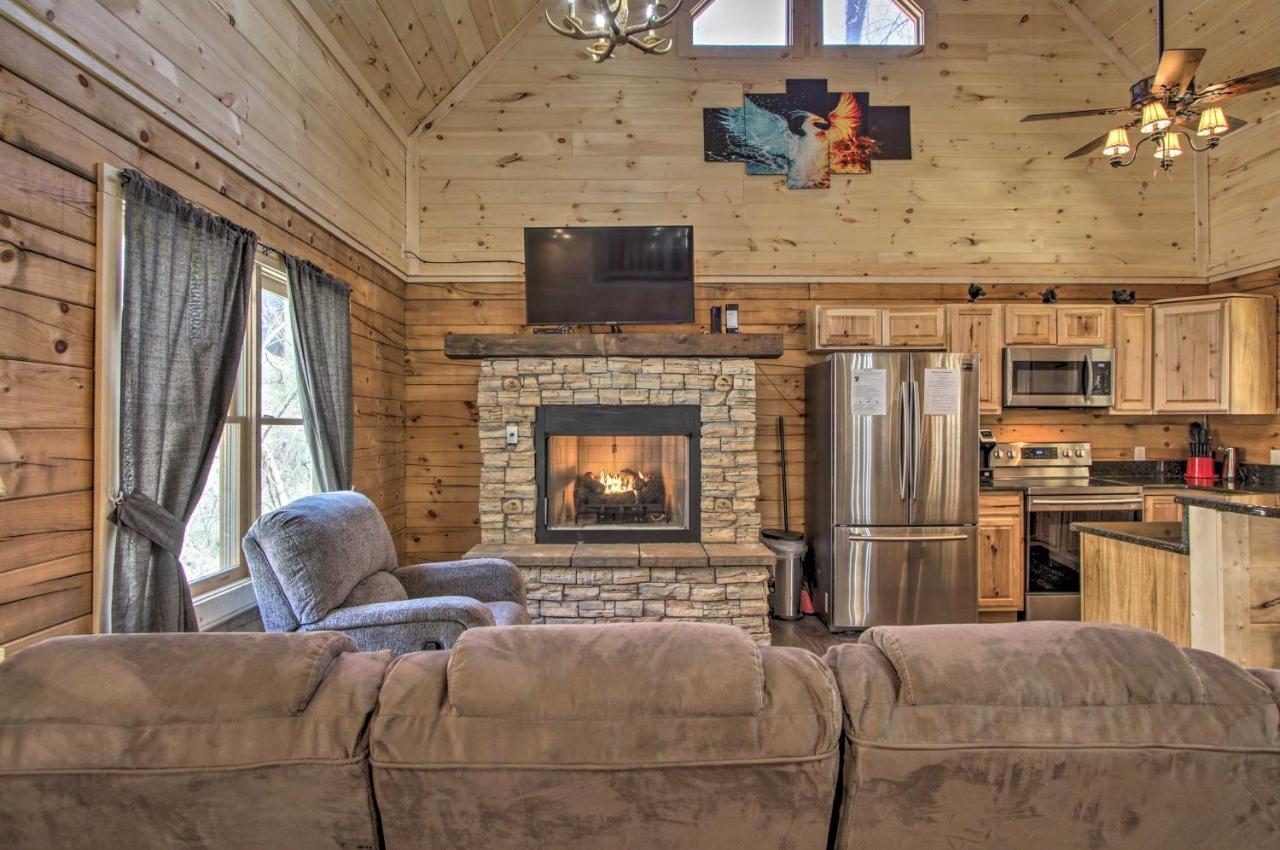The Phoenix Cabin With Hot Tub In Gatlinburg! المظهر الخارجي الصورة