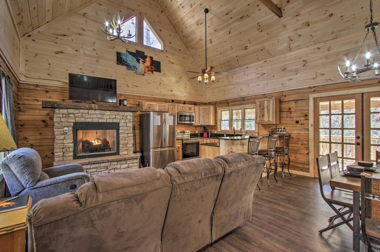 The Phoenix Cabin With Hot Tub In Gatlinburg! المظهر الخارجي الصورة