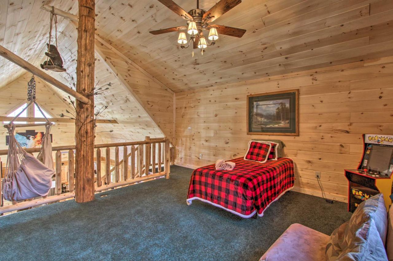 The Phoenix Cabin With Hot Tub In Gatlinburg! المظهر الخارجي الصورة